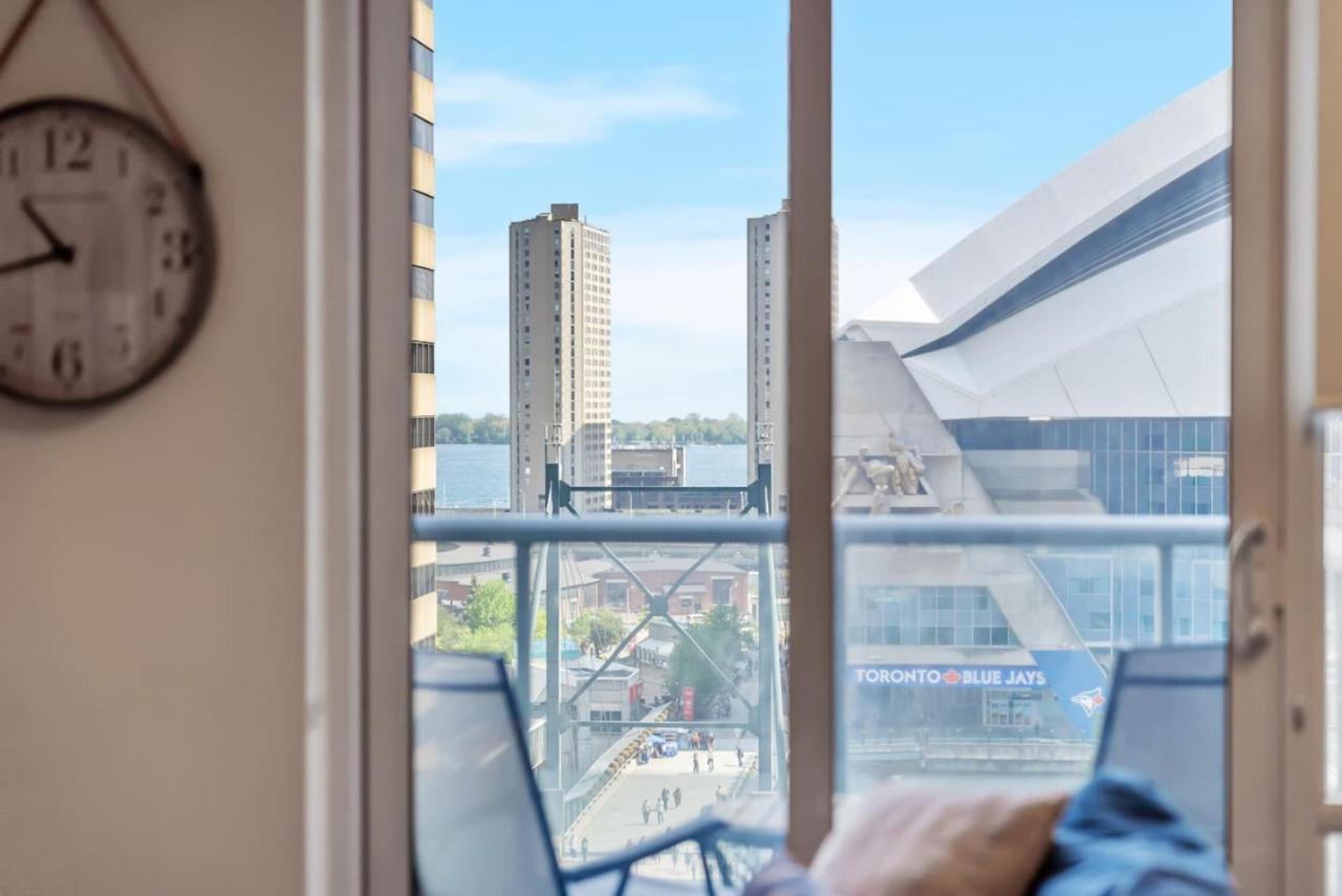 Dt 1br With Rogers Centre And Cn Tower View And Parking Toronto
