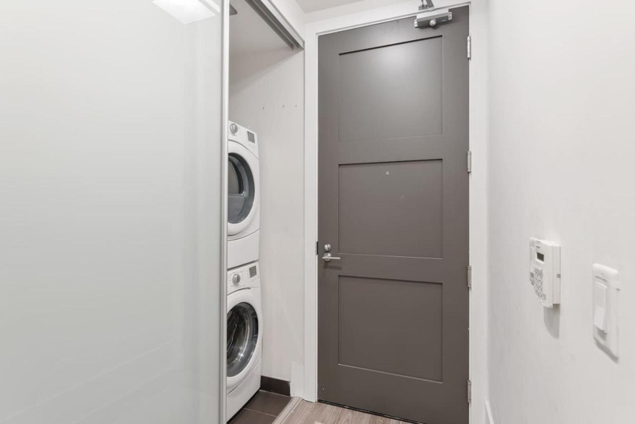Holiday home Dt 1br With Rogers Centre And Cn Tower View And Parking