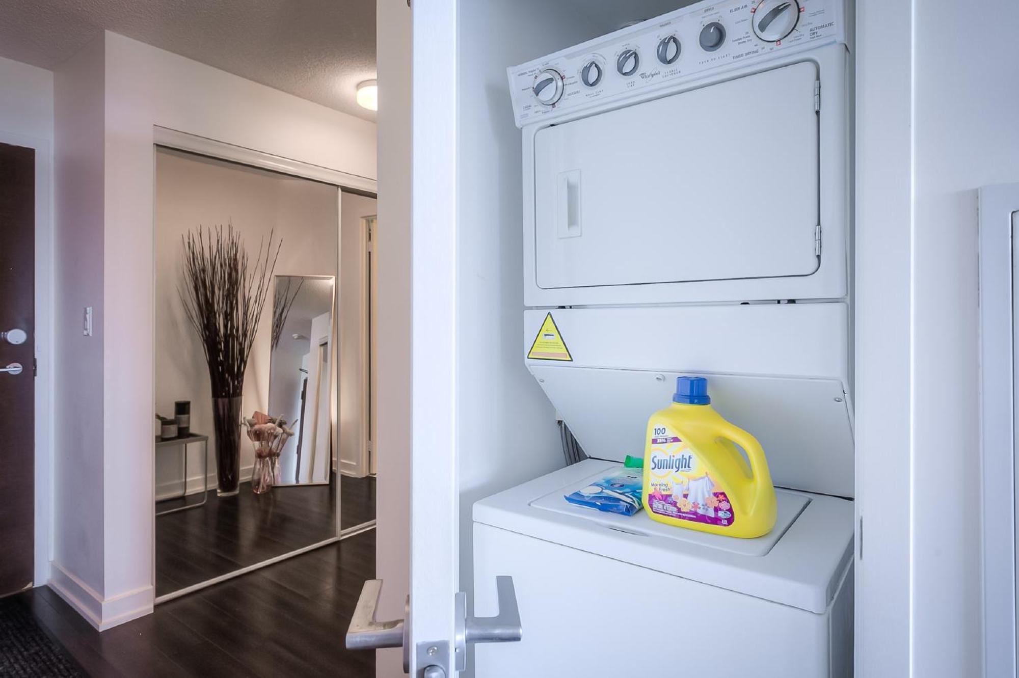 Modern 2br Spacious Apartment Toronto