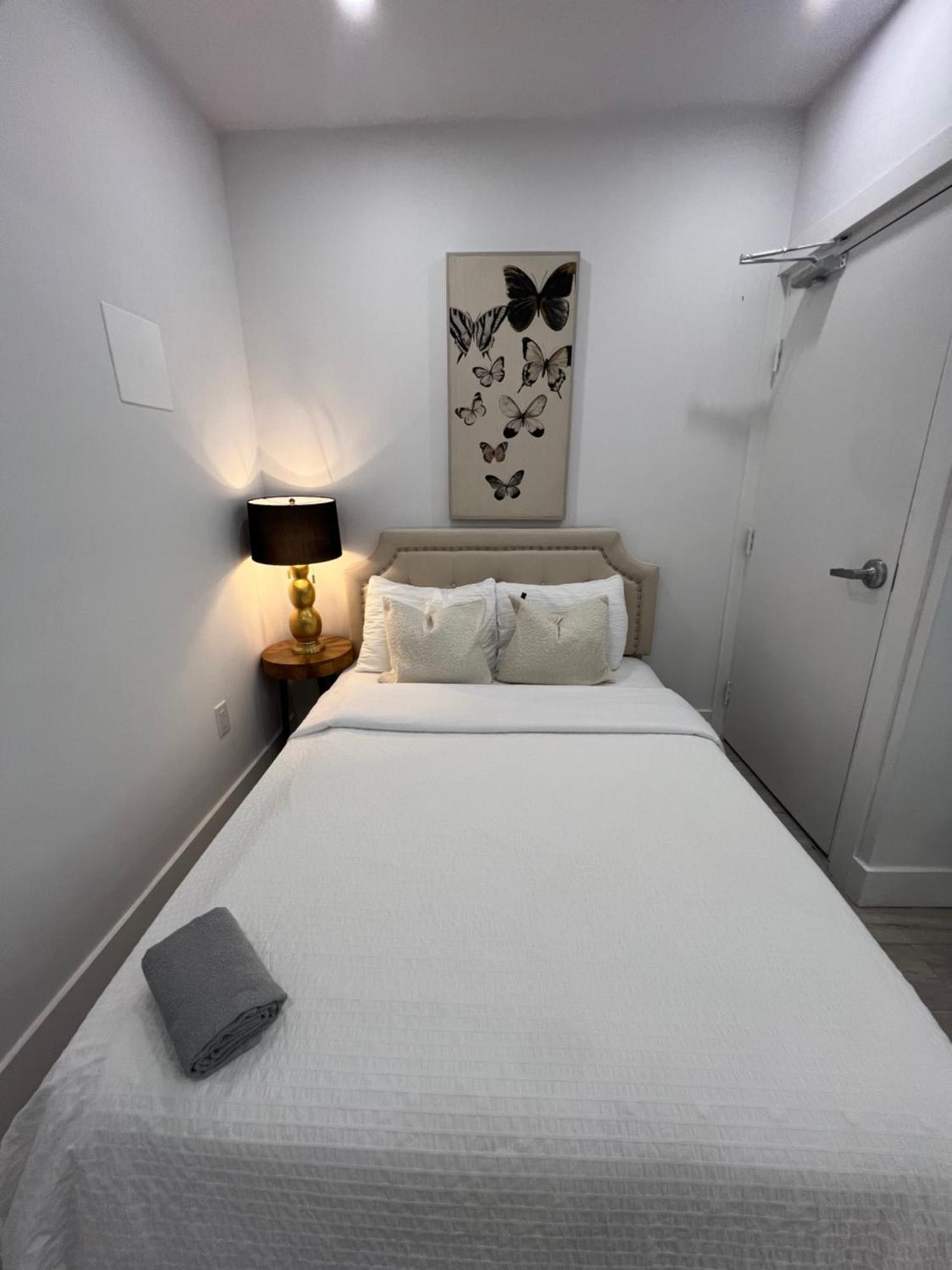 Apartment New Modern 3br Loft W Parking&terrace Close To Toronto