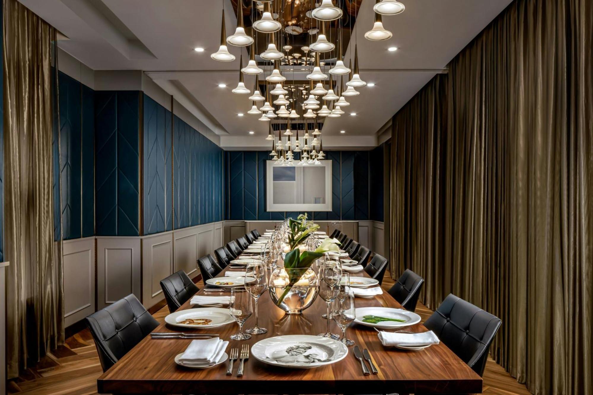 The Ritz-carlton, Hotel 5*