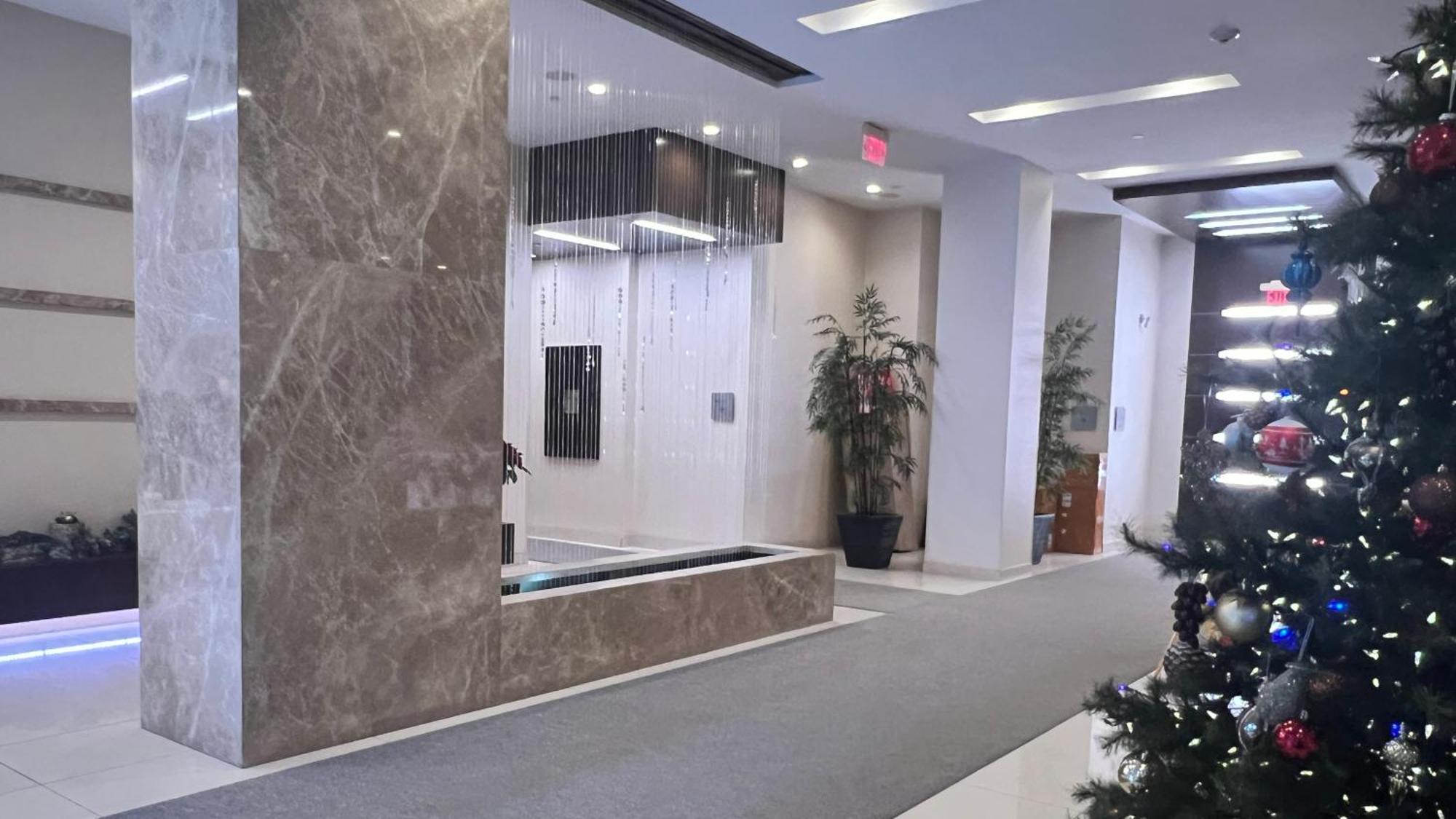 - With Yonge Street View And 3 Star Amenities *
