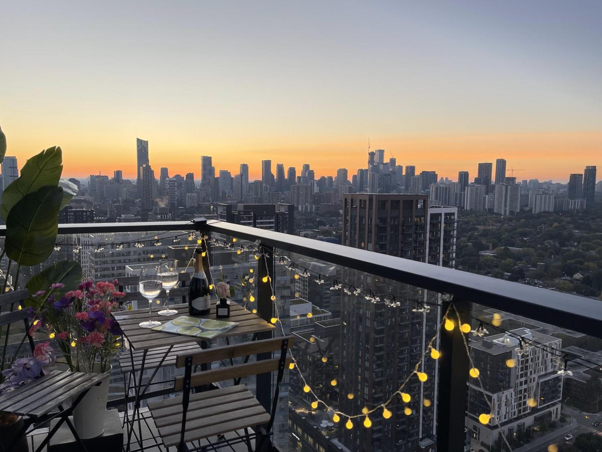 Deluxe Penthouse Two Bedrooms Skyline Cn Tower Lakeview Dt