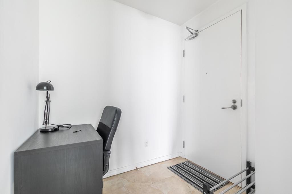 Stunning Lake View Top Floor Studio Apartment