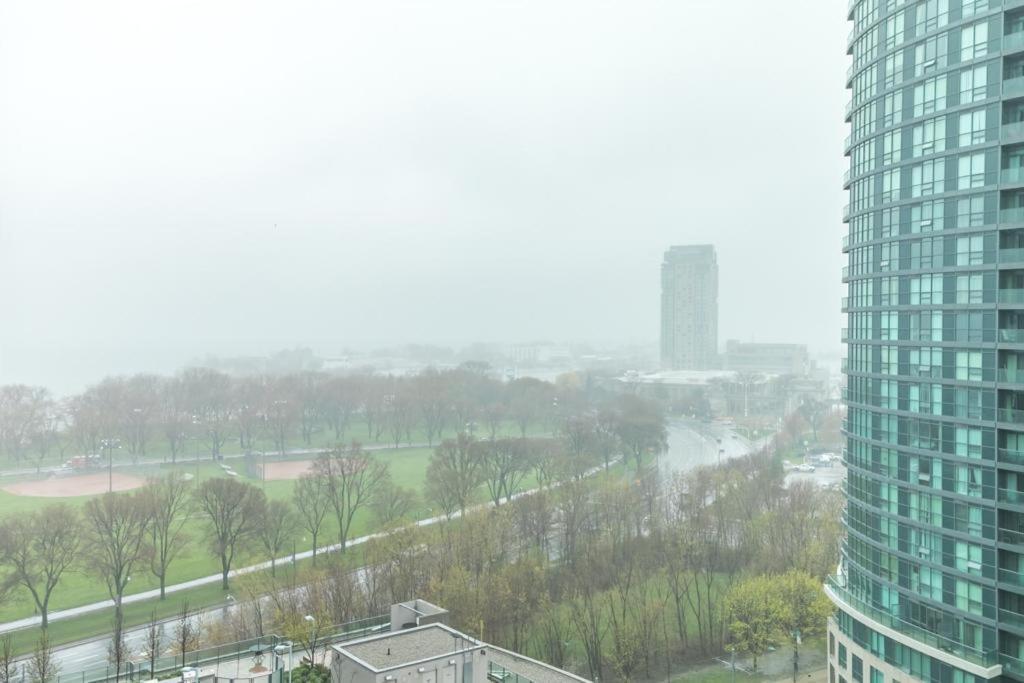 Stunning Lake View Top Floor Studio