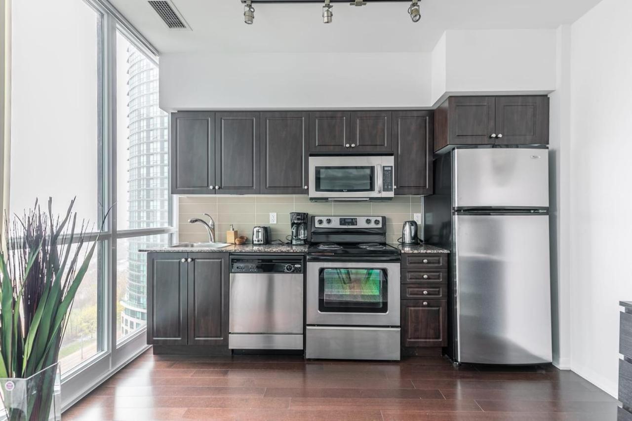 Stunning Lake View Top Floor Studio Apartment