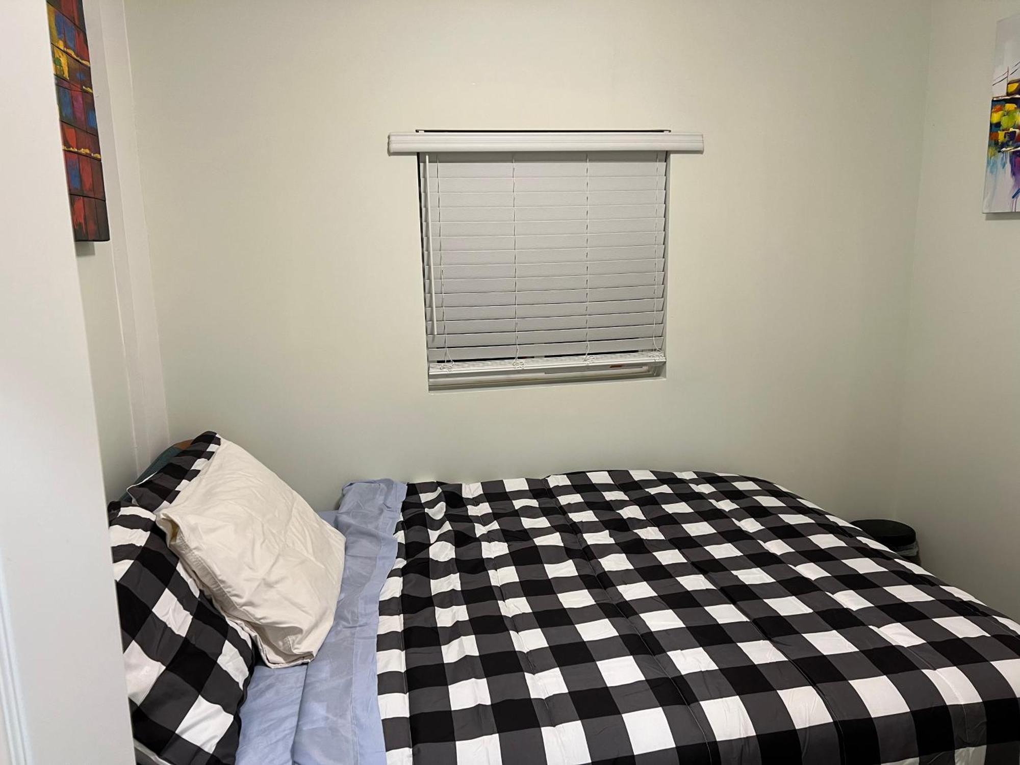 Stylish Escape Homestay Toronto