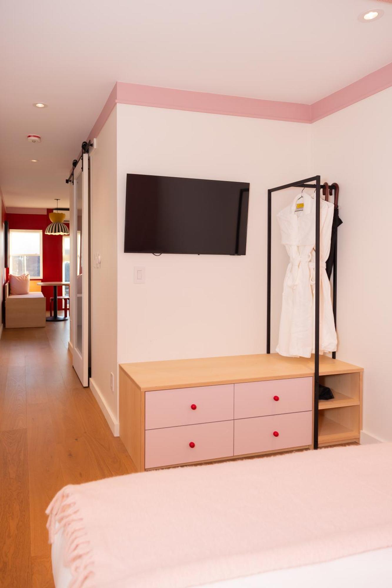 Ode Hostel Toronto