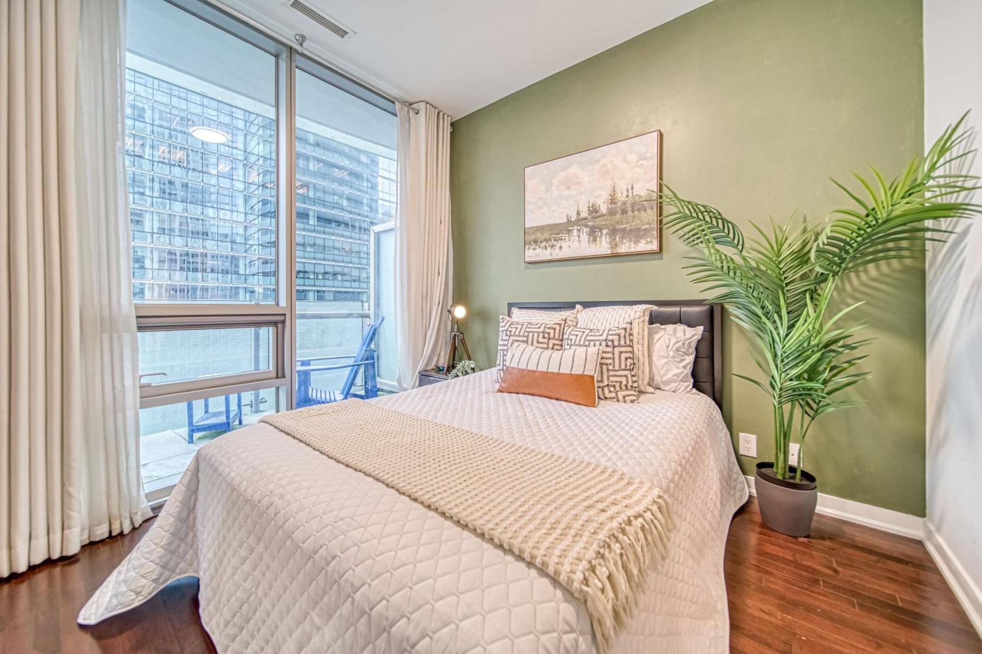 Apartment Skyline Retreat Residences Toronto