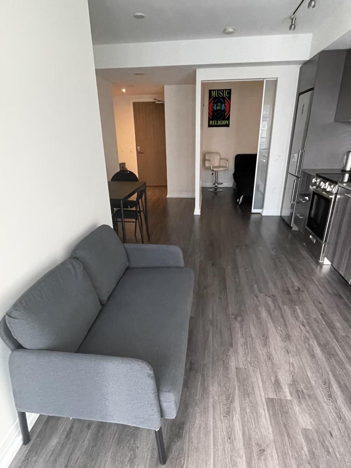 Cozy In A 2bedrooms *