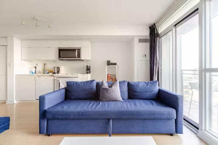 Luxurious With A Lake View Toronto