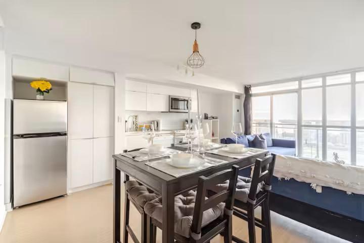 Apartment Luxurious With A Lake View Toronto