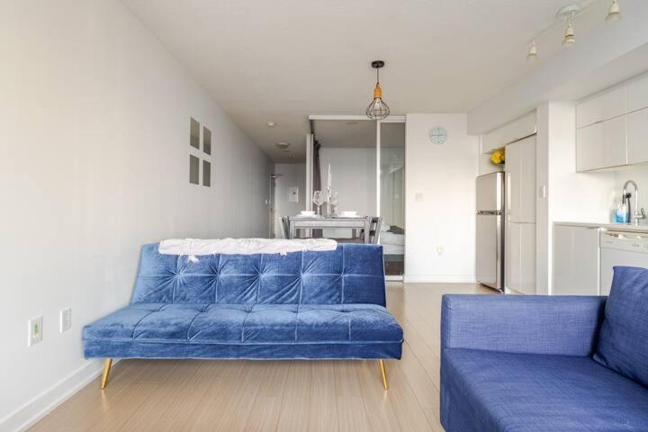 Luxurious With A Lake View Apartment Toronto