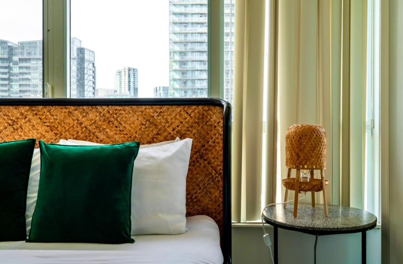 Spectacular Downtown With A View Apartment *