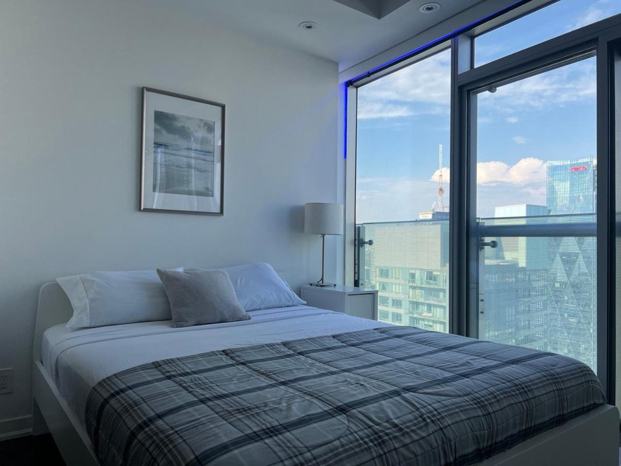 Downtown Deluxe Apartment