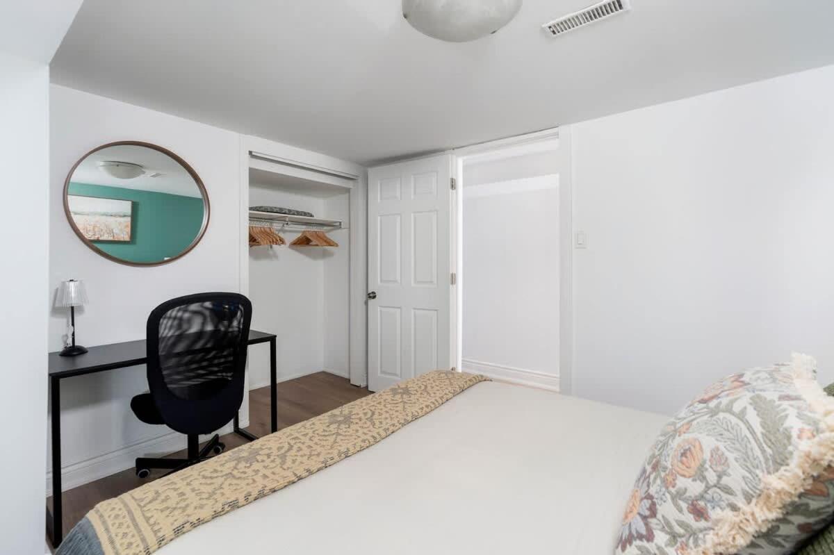 Holiday home Private 2 Storey With 3br-2ba By Queen West *