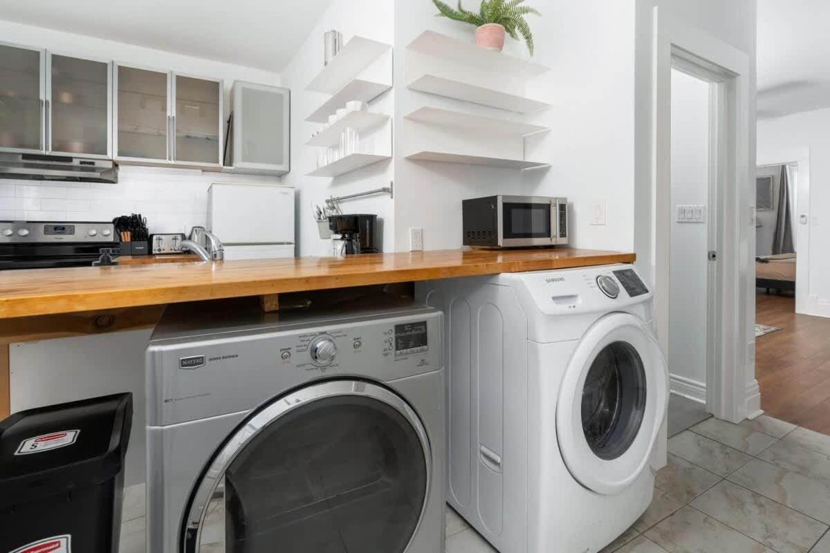 Holiday home Private 2 Storey With 3br-2ba By Queen West Toronto