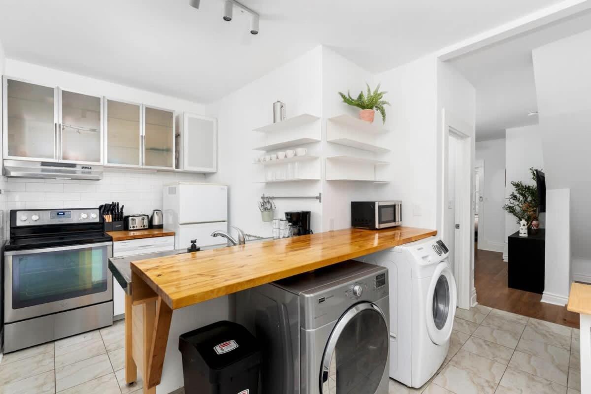 Holiday home Private 2 Storey With 3br-2ba By Queen West