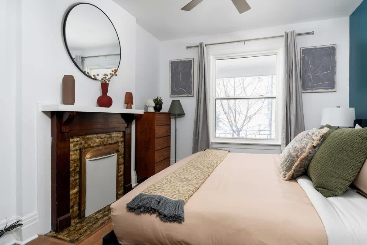 Private 2 Storey With 3br-2ba By Queen West Holiday home