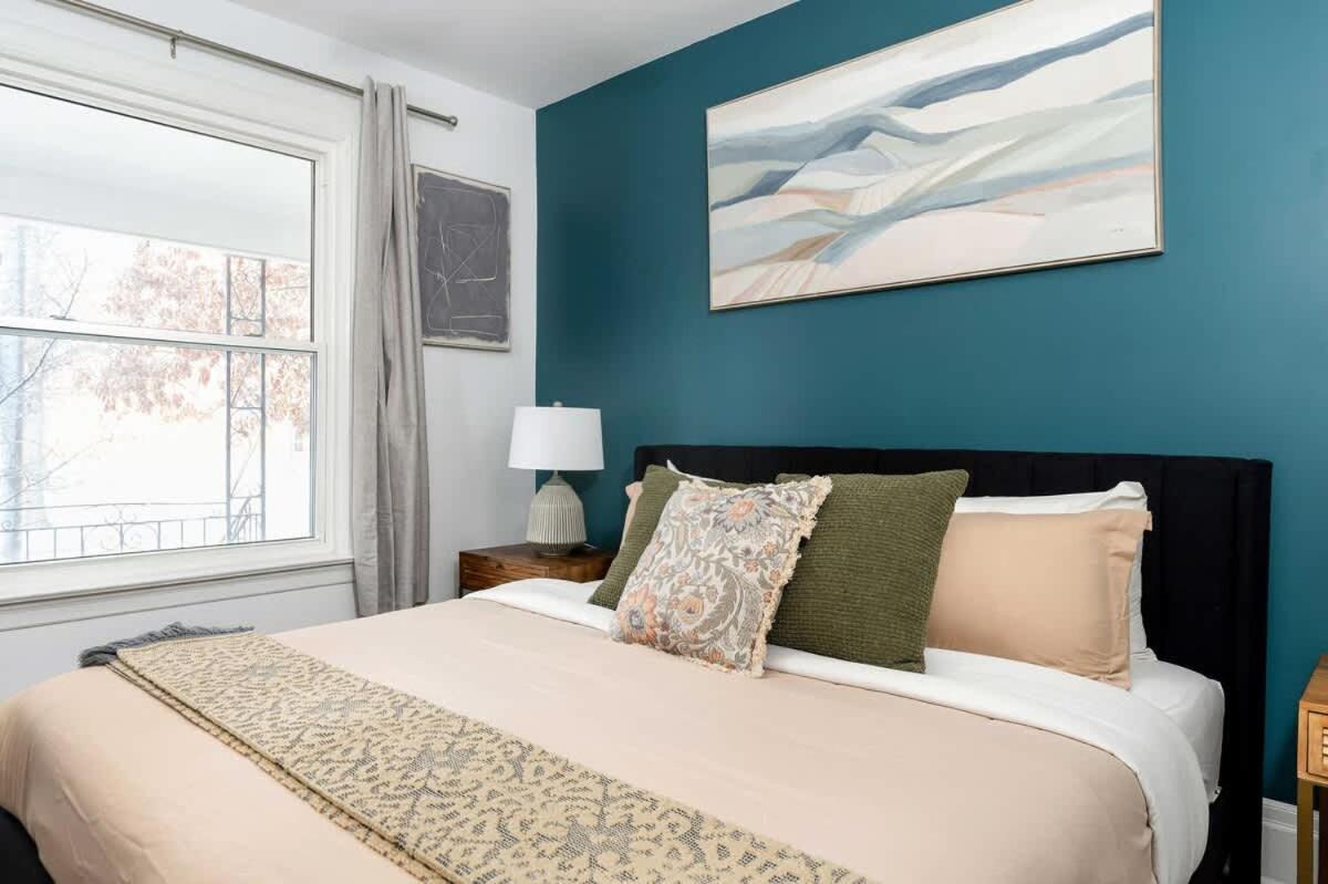 Holiday home Private 2 Storey With 3br-2ba By Queen West Toronto