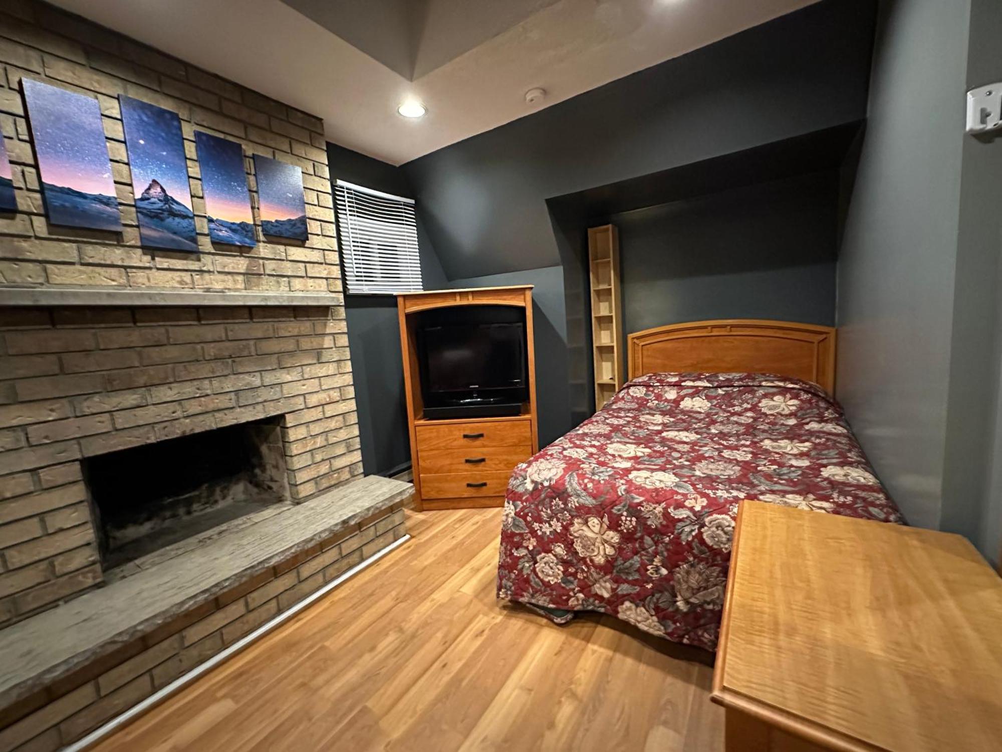Nox Hostel Toronto