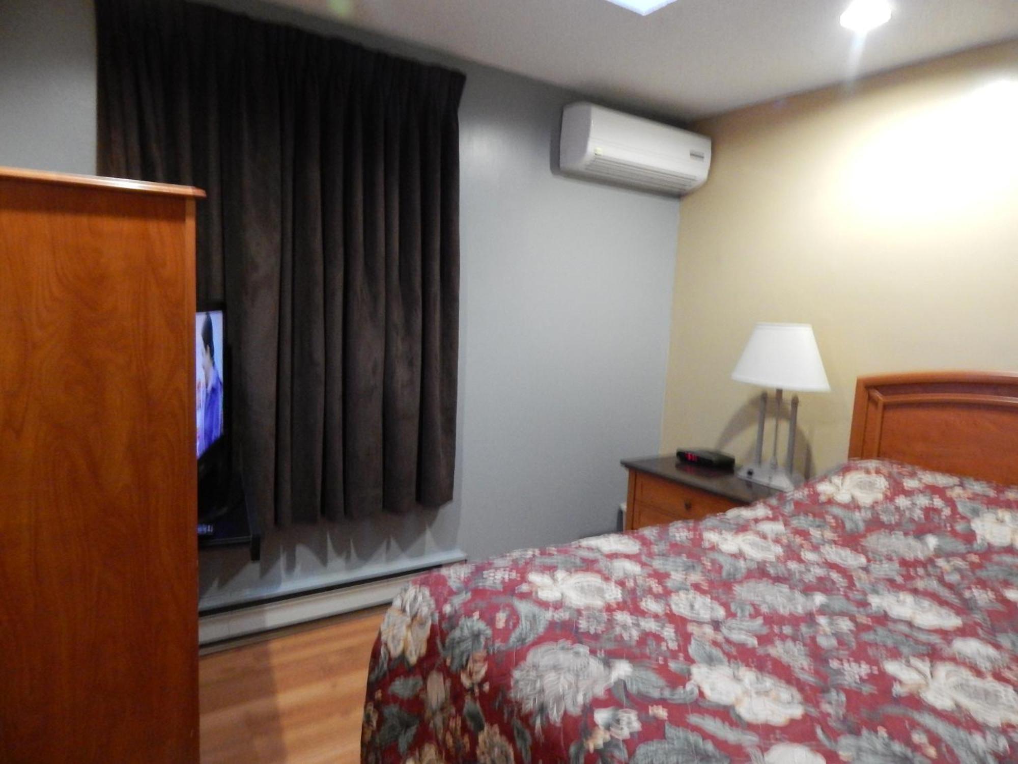 Nox Hostel Toronto