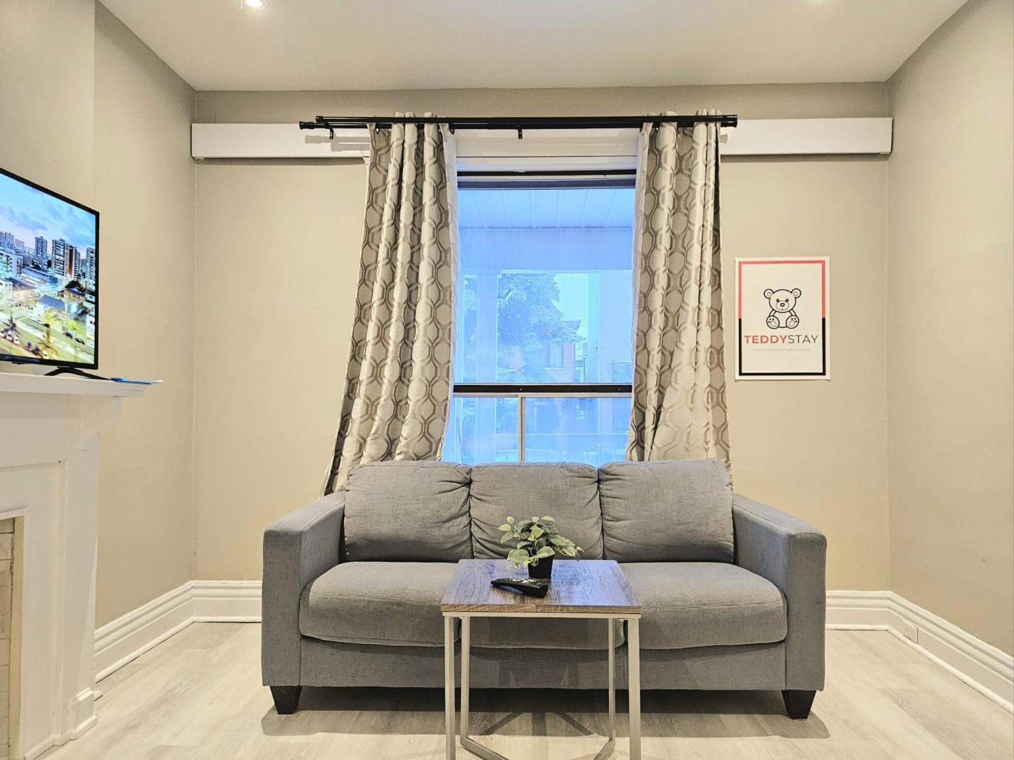 Apartment Downtown - Trinity Bellwood Park Toronto