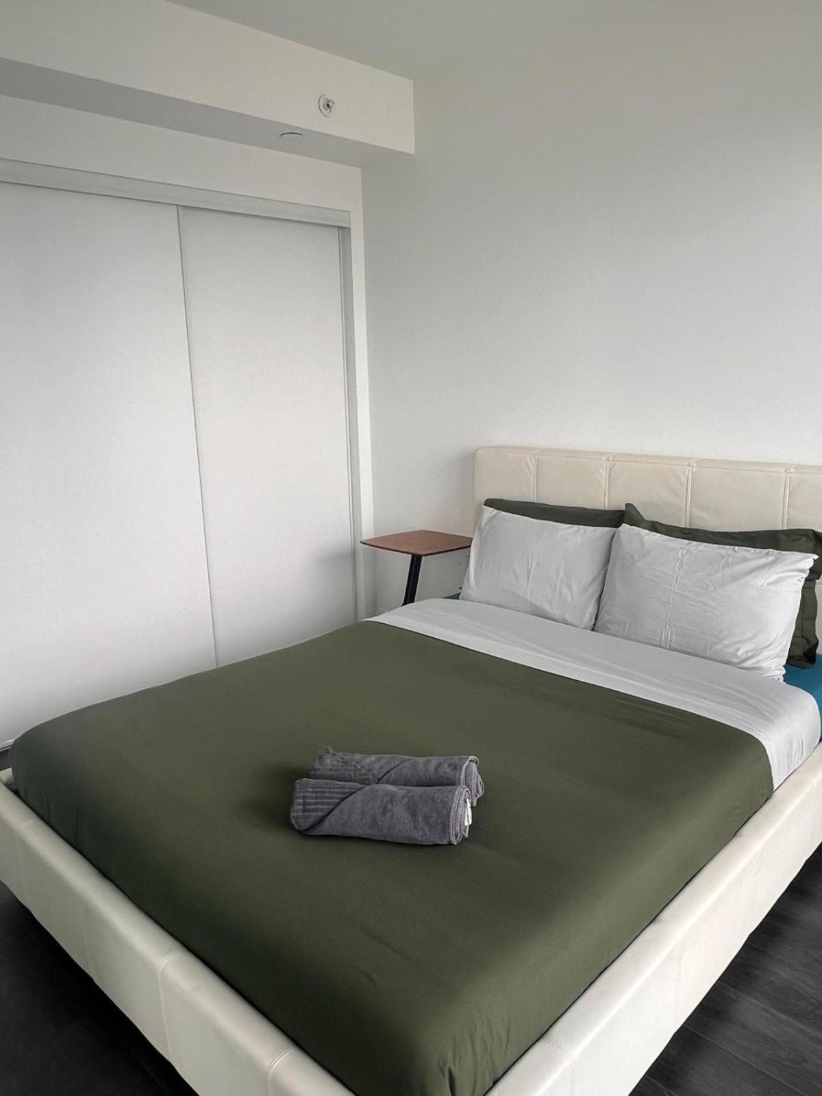 Cozy 2 Bedroom By Eaton Centre Mall Apartment Toronto