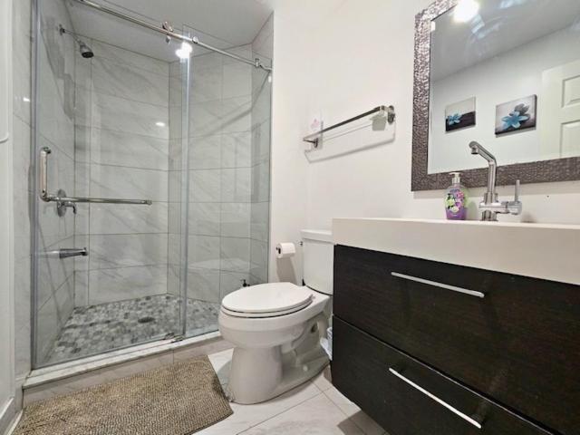 Trinity Bellwood Downtown Apartment *