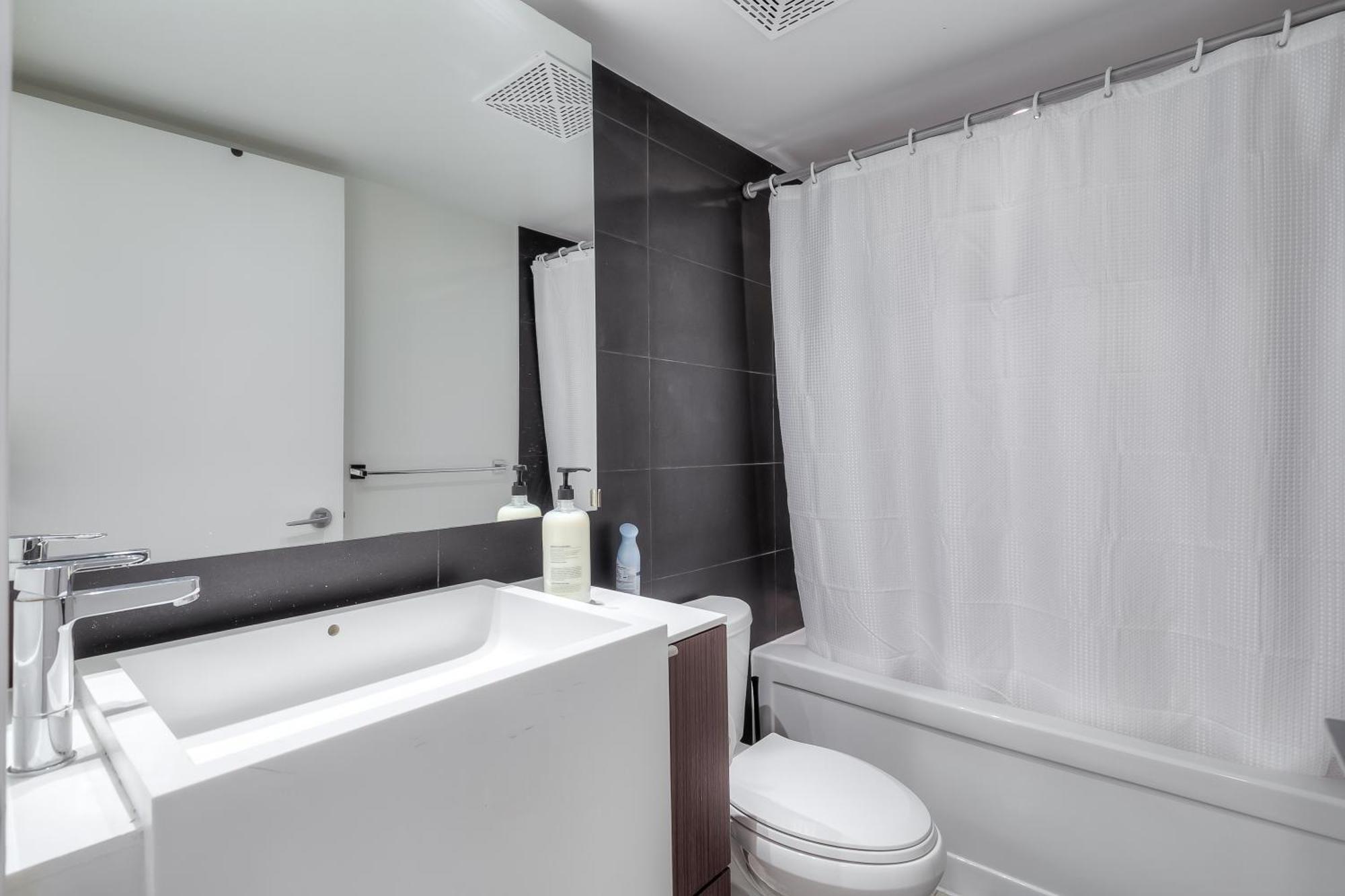 The - 2br Comfort Toronto