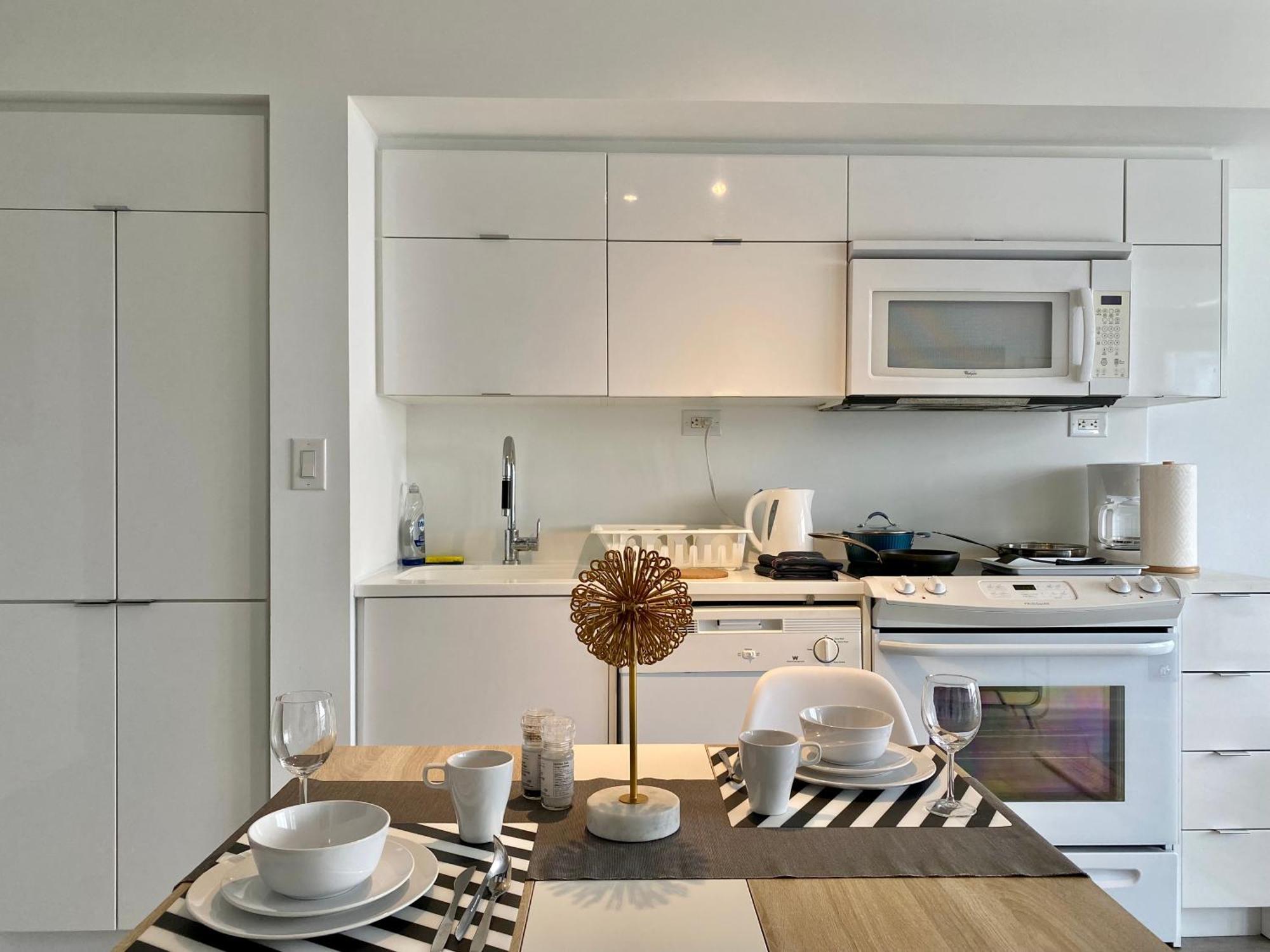 The - 2br Comfort Toronto