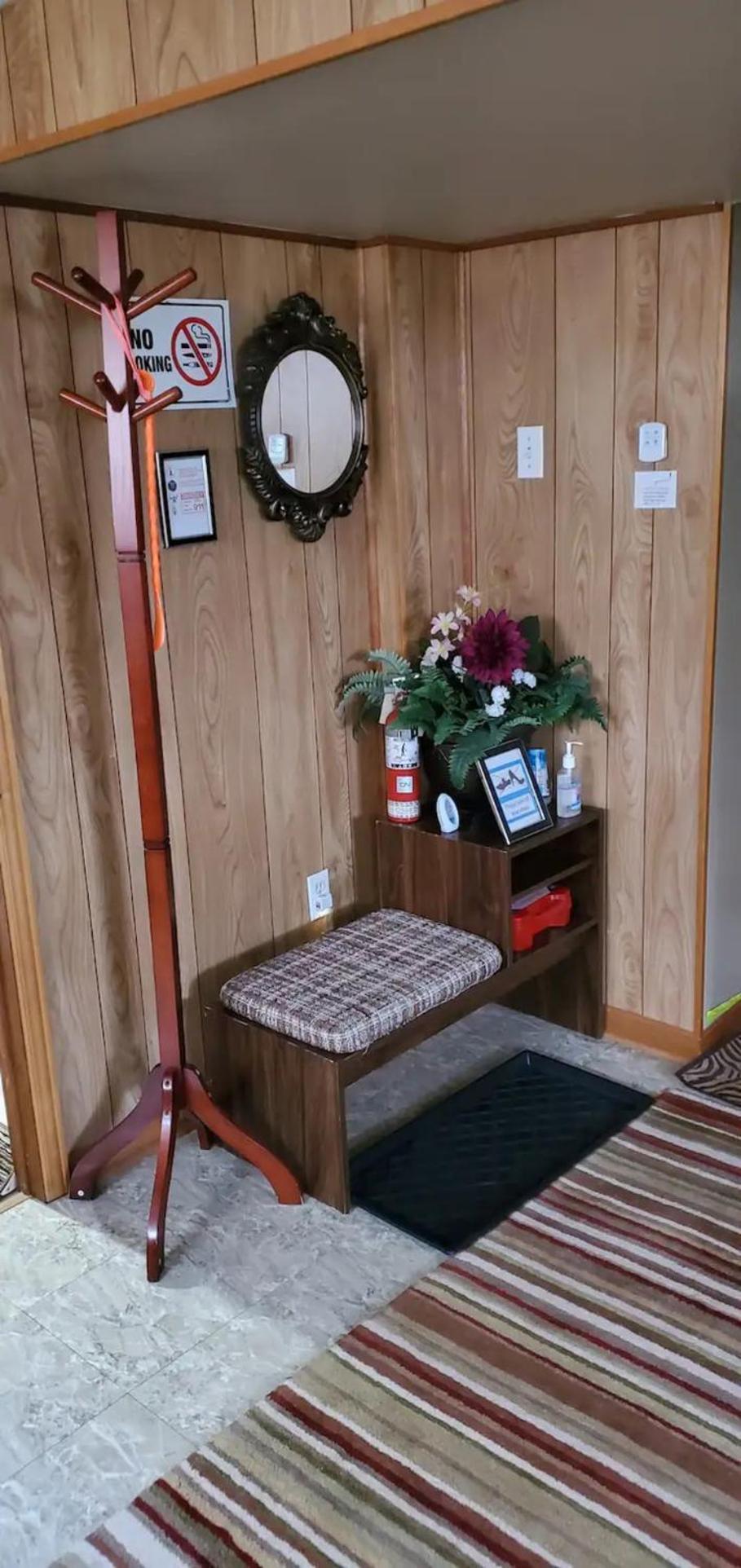 Private Close To Airport Pearson * Toronto