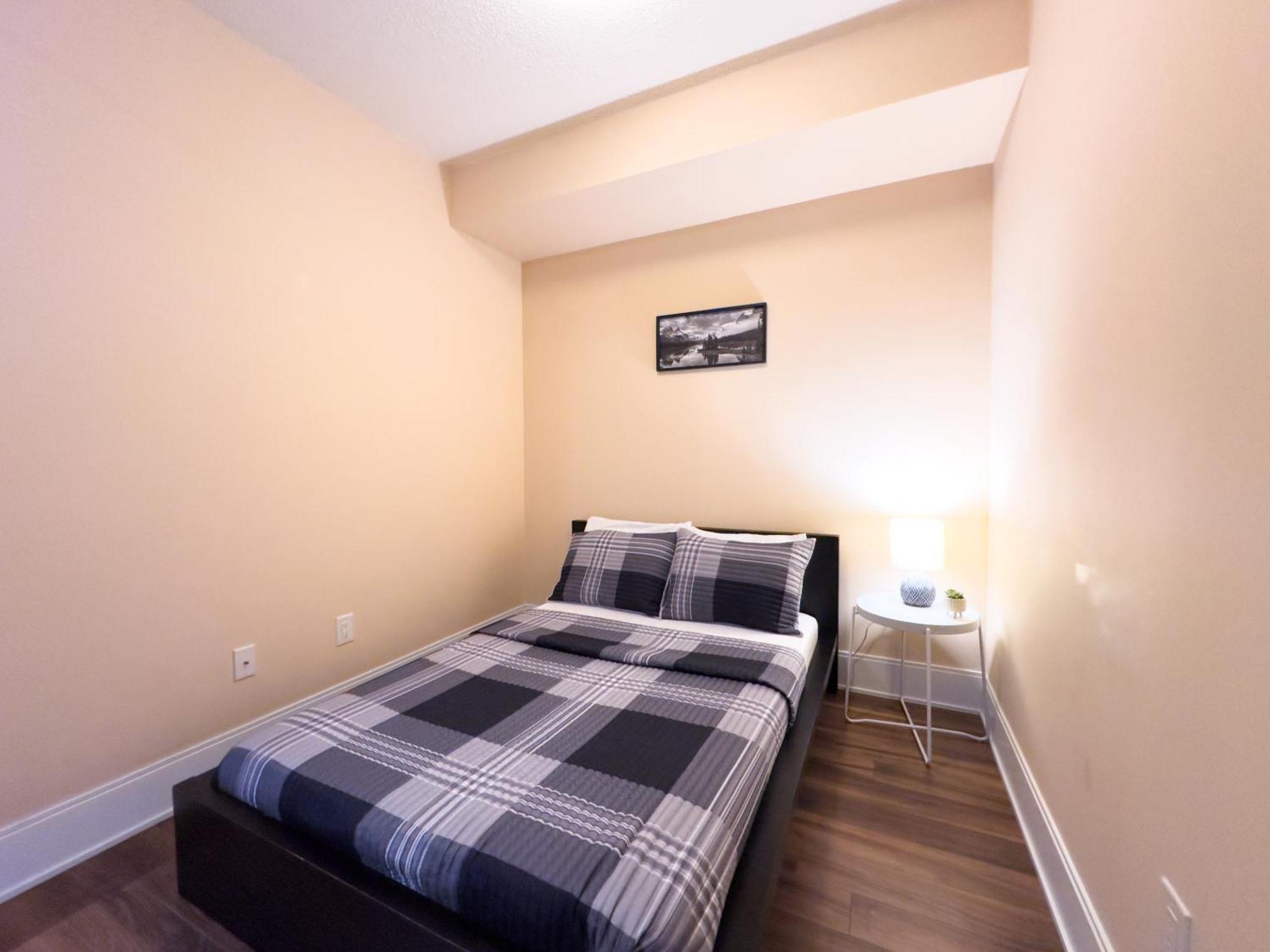 Lakeview 2 Beds Cn Tower Free Parking Apartment