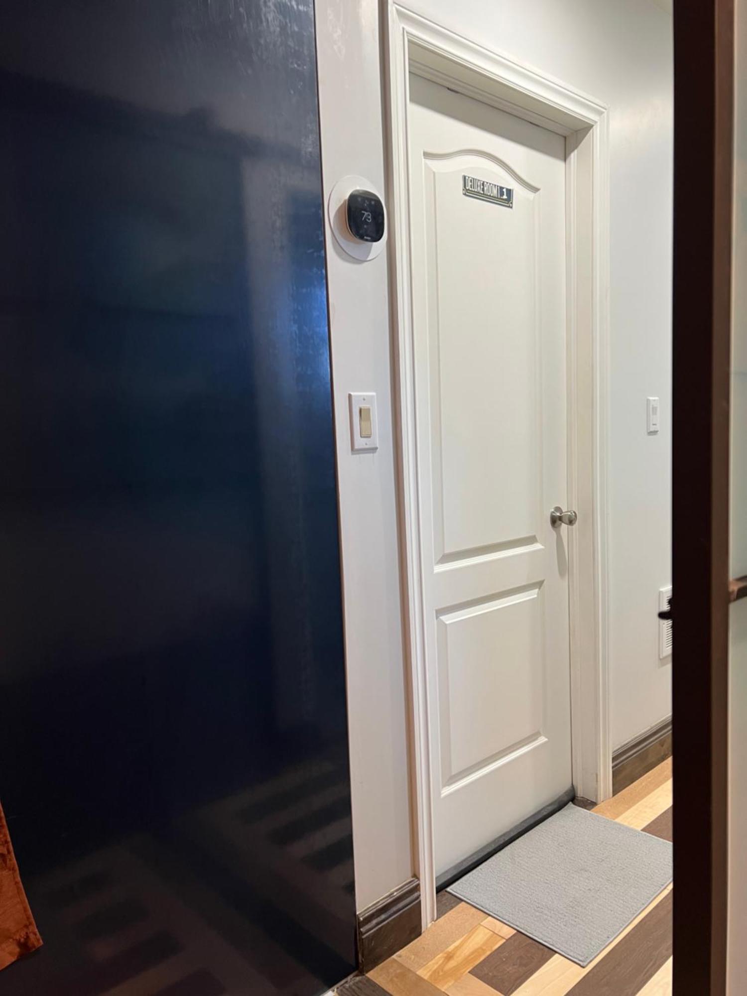 Stylish Escape Homestay Toronto
