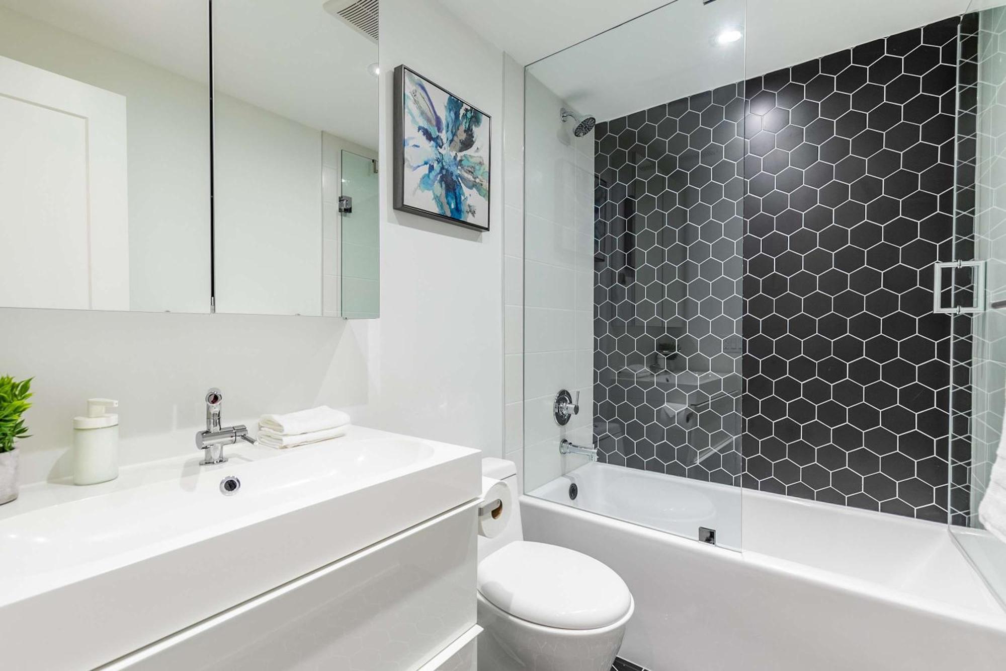 Apartment Modern 3br Steps From High Park Toronto