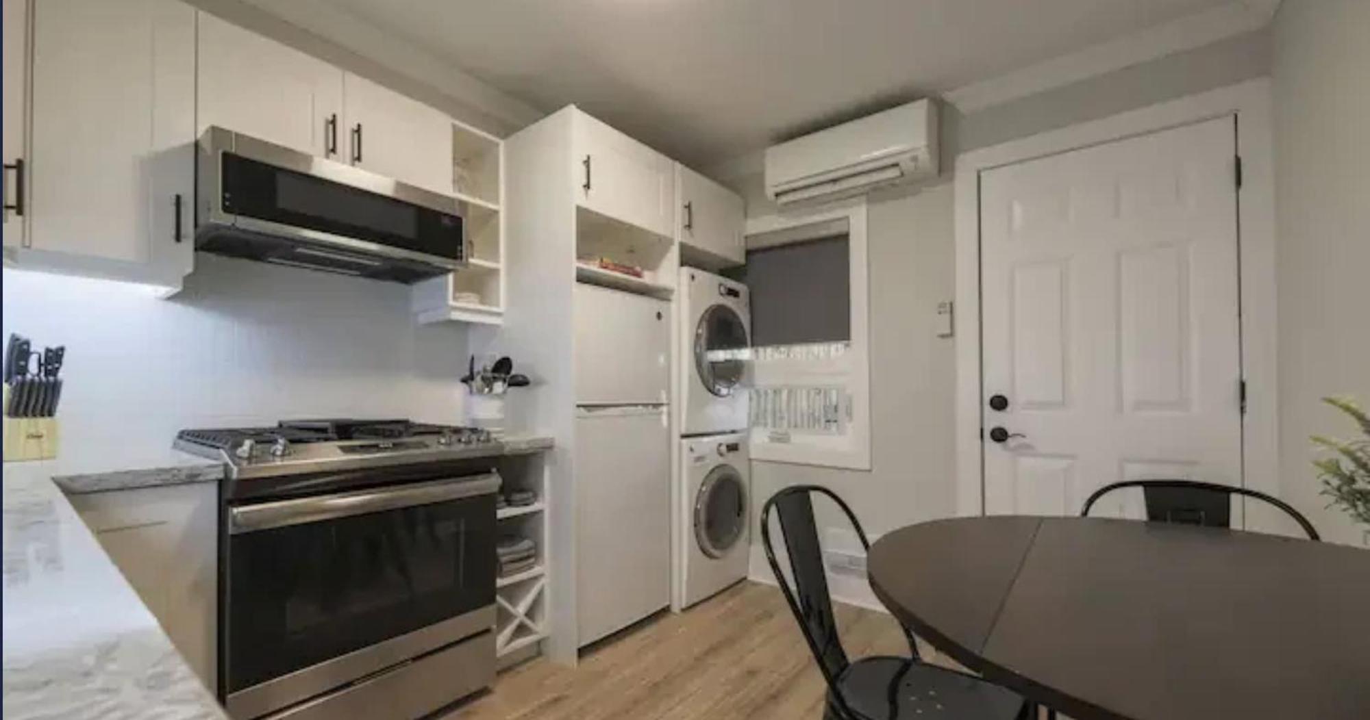 Hotel Casa Queen East - Modern 2br In Leslieville *