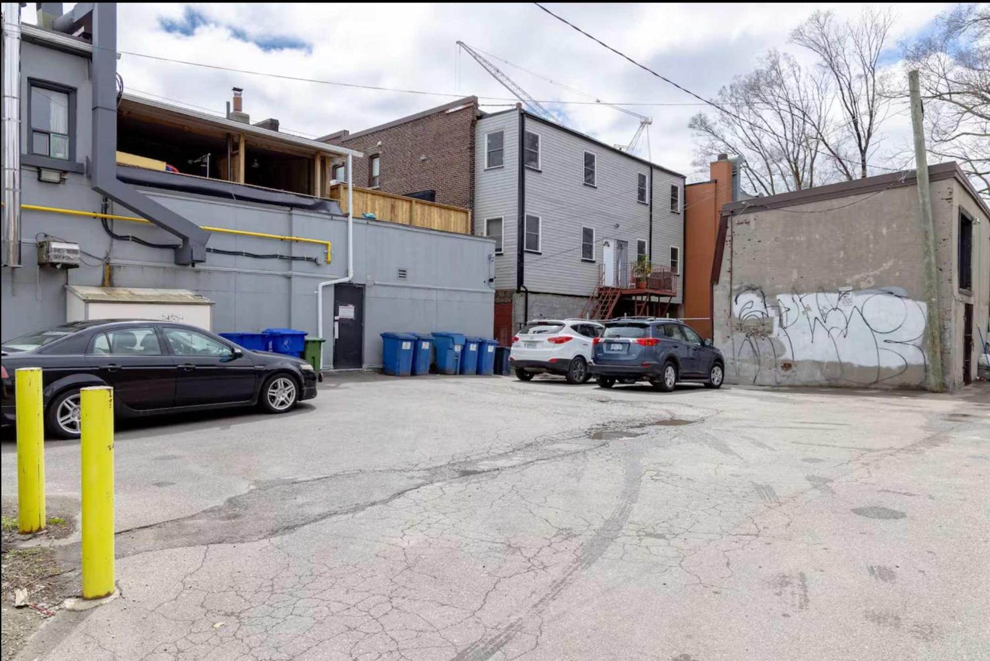 Casa Queen - Unique 2br In Leslieville Hotel Toronto