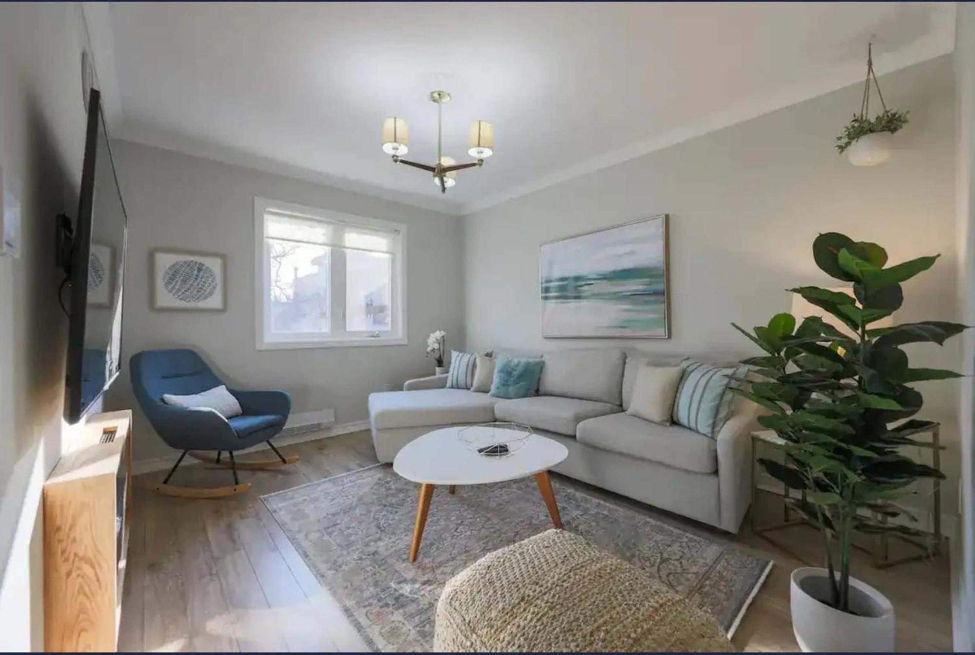 Casa Queen East - Modern 2br In Leslieville