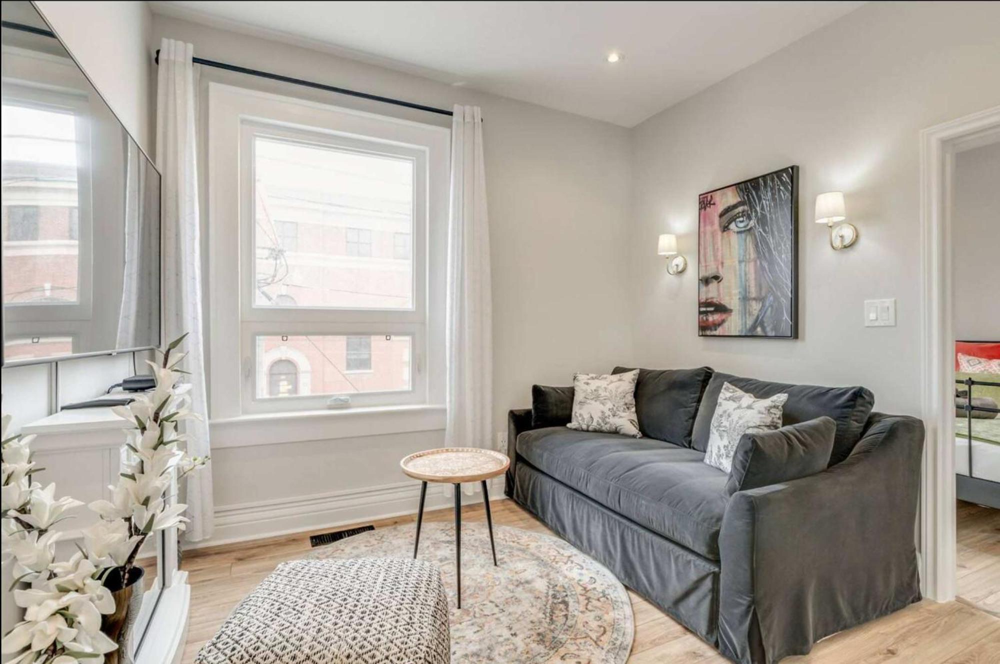 Casa Queen - Unique 2br In Leslieville *
