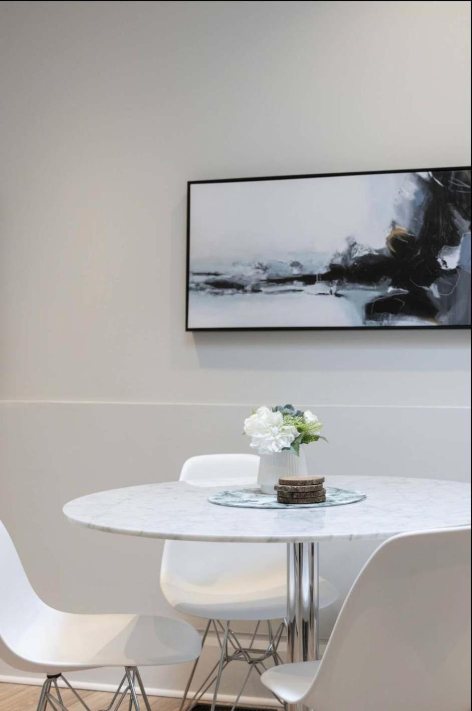 Casa Queen - Unique 2br In Leslieville
