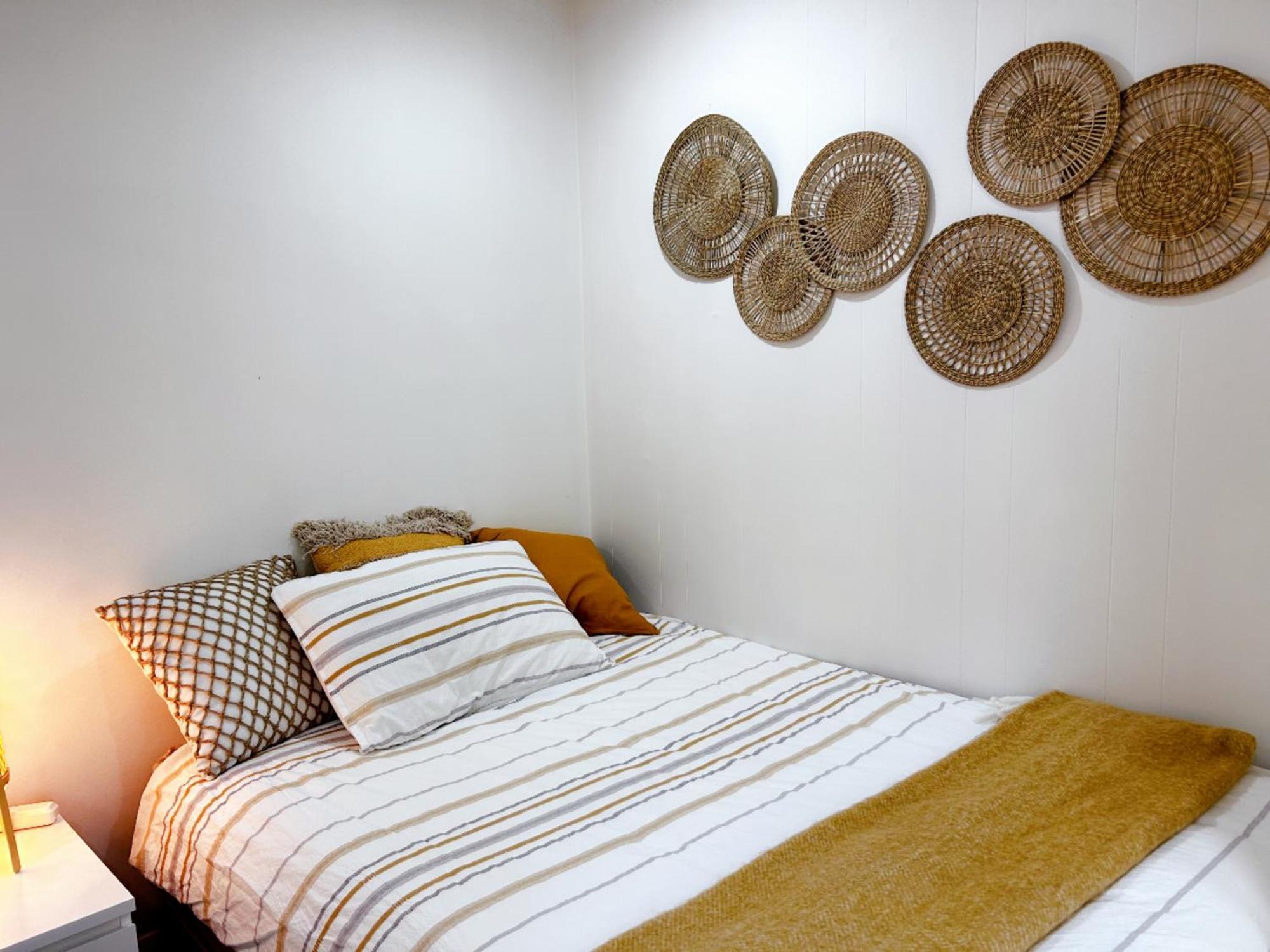 Central Area Double-bed * Toronto