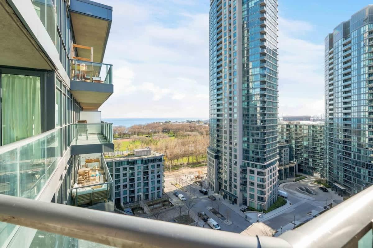 Apartment Netflix And Chill By The Waterfront Downtown