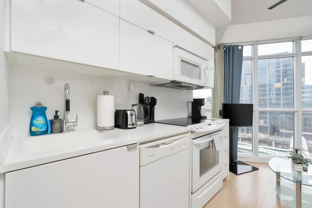 Apartment Bright In Prime Downtown Location *