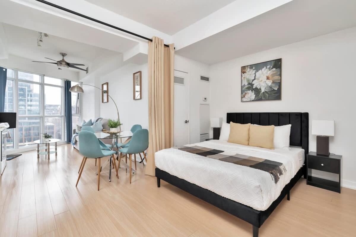 Apartment Bright In Prime Downtown Location *