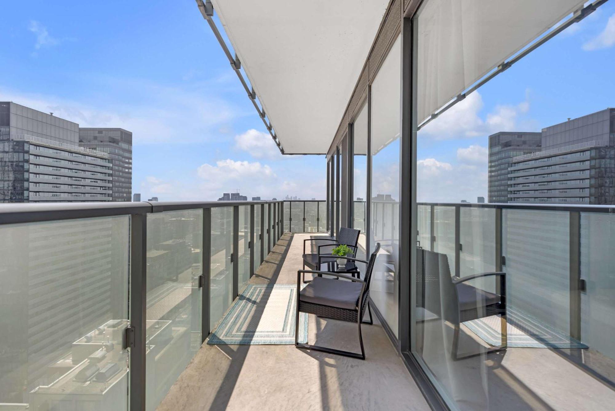 Bright & Modern Suit Apartment *