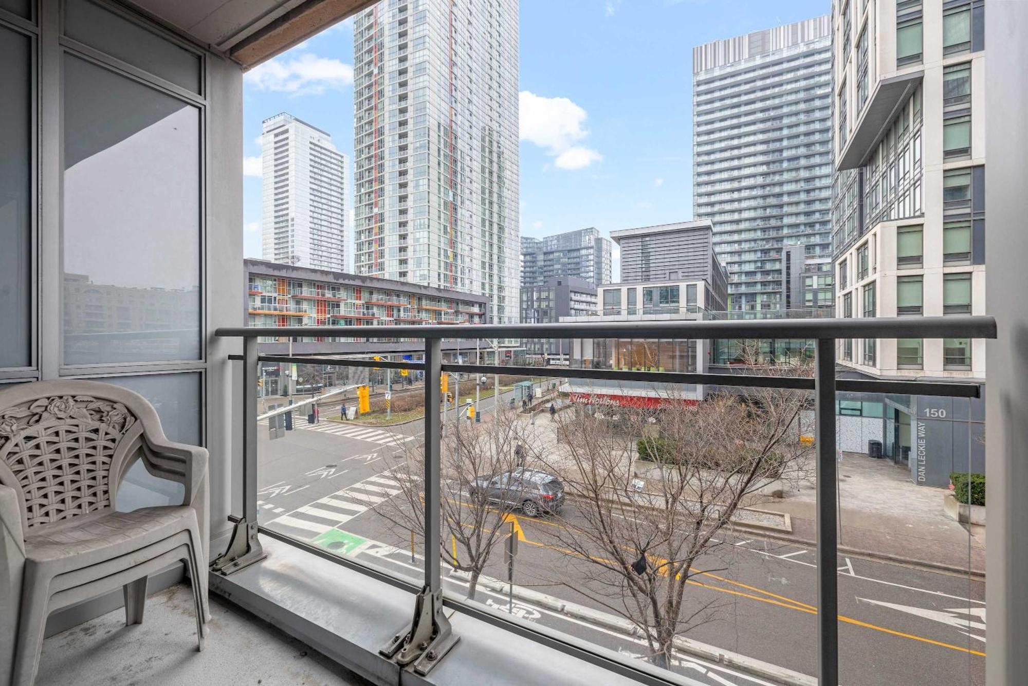 Elegant 3br W Parking In *