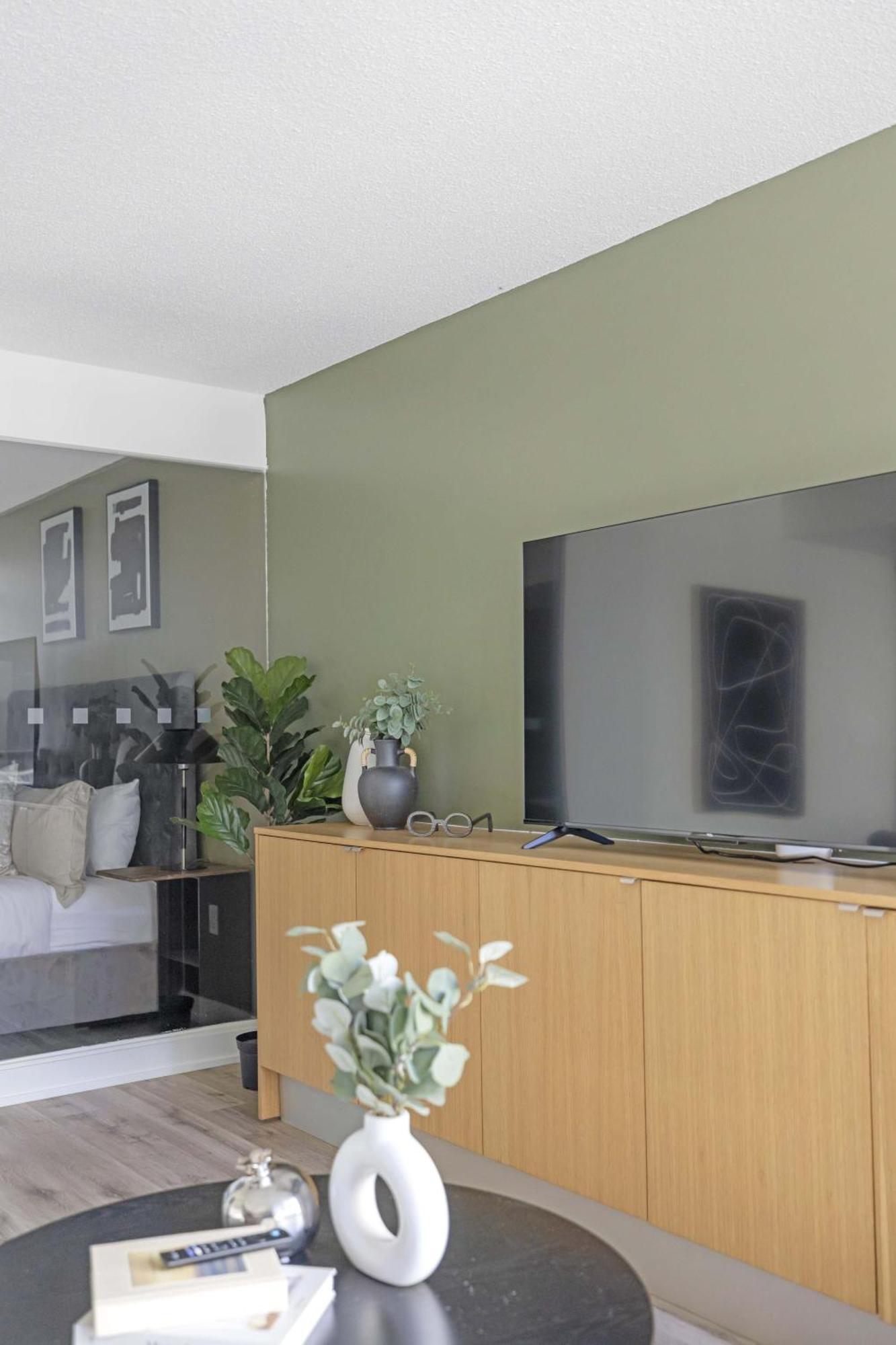 Apartment Stylish 3br Downtown Living W Parking Toronto