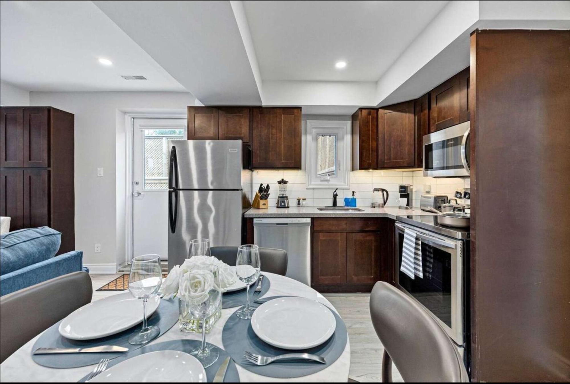 Casa St Clair - Family W Patio * Toronto