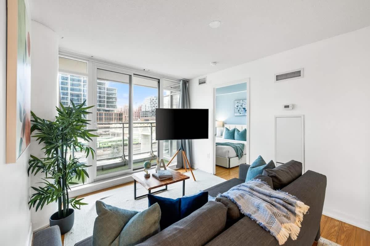 Family-friendly Downtown Oasis Parking Apartment *