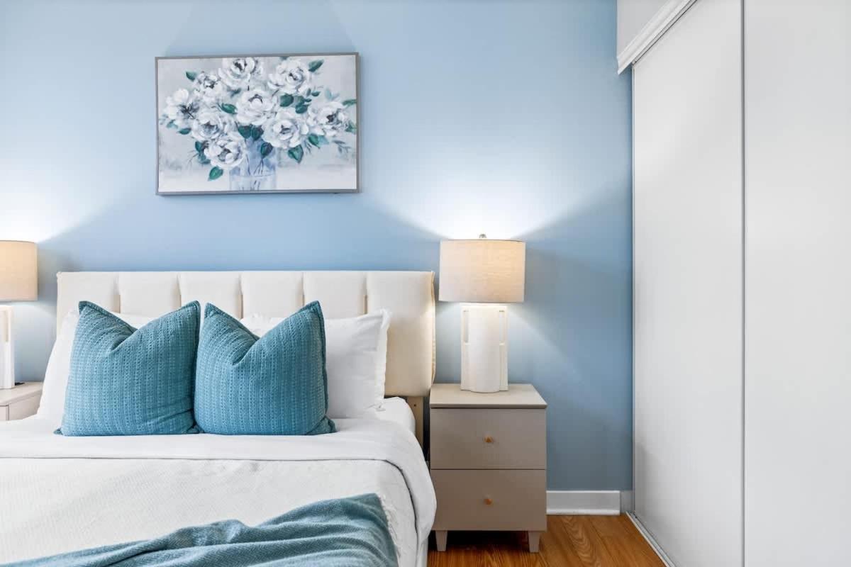 Family-friendly Downtown Oasis Parking Apartment